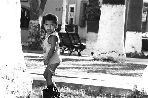 niños haciendo pipi en un arbol|Una breve historia sobre por qué se hicieron tantas estatuas de。